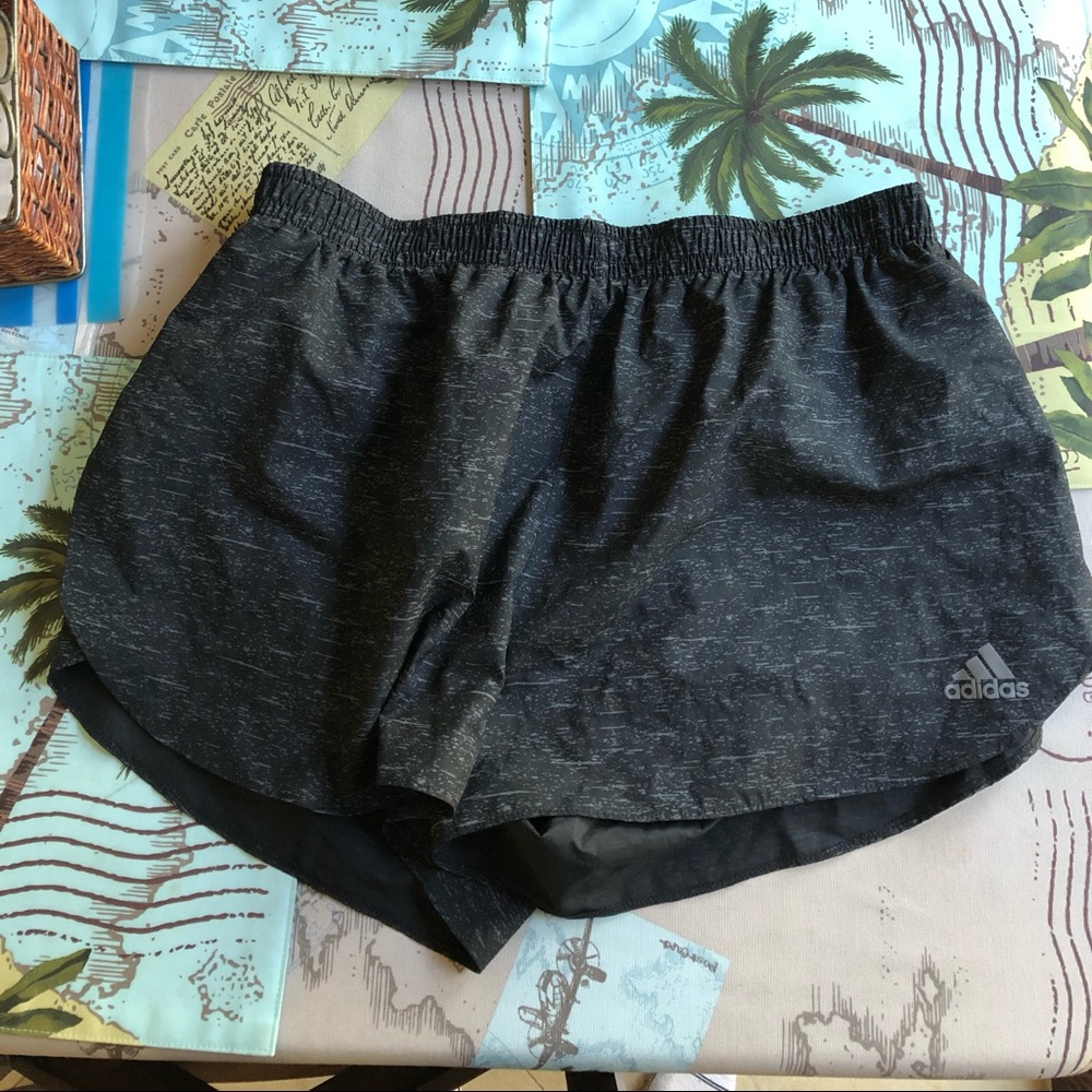 men’s running shorts XL BRAND NEW